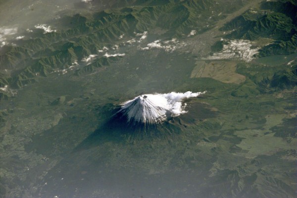 Aerial-photograph-of-Mount-Fuji-taken-from-the-ISS25 adembenemende natuurfoto's van prachtige plaatsen over de hele wereld. Scrol naar beneden en ga op wereldreis met deze fantastische, en soms bekroonde, foto's.25 adembenemende natuurfoto's van prachtige plaatsen over de hele wereld. Scrol naar beneden en ga op wereldreis met deze fantastische, en soms bekroonde, foto's.25 adembenemende natuurfoto's van prachtige plaatsen over de hele wereld. Scrol naar beneden en ga op wereldreis met deze fantastische, en soms bekroonde, foto's.25 adembenemende natuurfoto's van prachtige plaatsen over de hele wereld. Scrol naar beneden en ga op wereldreis met deze fantastische, en soms bekroonde, foto's.25 adembenemende natuurfoto's van prachtige plaatsen over de hele wereld. Scrol naar beneden en ga op wereldreis met deze fantastische, en soms bekroonde, foto's.25 adembenemende natuurfoto's van prachtige plaatsen over de hele wereld. Scrol naar beneden en ga op wereldreis met deze fantastische, en soms bekroonde, foto's.25 adembenemende natuurfoto's van prachtige plaatsen over de hele wereld. Scrol naar beneden en ga op wereldreis met deze fantastische, en soms bekroonde, foto's.25 adembenemende natuurfoto's van prachtige plaatsen over de hele wereld. Scrol naar beneden en ga op wereldreis met deze fantastische, en soms bekroonde, foto's.25 adembenemende natuurfoto's van prachtige plaatsen over de hele wereld. Scrol naar beneden en ga op wereldreis met deze fantastische, en soms bekroonde, foto's.25 adembenemende natuurfoto's van prachtige plaatsen over de hele wereld. Scrol naar beneden en ga op wereldreis met deze fantastische, en soms bekroonde, foto's.25 adembenemende natuurfoto's van prachtige plaatsen over de hele wereld. Scrol naar beneden en ga op wereldreis met deze fantastische, en soms bekroonde, foto's.25 adembenemende natuurfoto's van prachtige plaatsen over de hele wereld. Scrol naar beneden en ga op wereldreis met deze fantastische, en soms bekroonde, foto's.25 adembenemende natuurfoto's van prachtige plaatsen over de hele wereld. Scrol naar beneden en ga op wereldreis met deze fantastische, en soms bekroonde, foto's.25 adembenemende natuurfoto's van prachtige plaatsen over de hele wereld. Scrol naar beneden en ga op wereldreis met deze fantastische, en soms bekroonde, foto's.25 adembenemende natuurfoto's van prachtige plaatsen over de hele wereld. Scrol naar beneden en ga op wereldreis met deze fantastische, en soms bekroonde, foto's.25 adembenemende natuurfoto's van prachtige plaatsen over de hele wereld. Scrol naar beneden en ga op wereldreis met deze fantastische, en soms bekroonde, foto's.25 adembenemende natuurfoto's van prachtige plaatsen over de hele wereld. Scrol naar beneden en ga op wereldreis met deze fantastische, en soms bekroonde, foto's.25 adembenemende natuurfoto's van prachtige plaatsen over de hele wereld. Scrol naar beneden en ga op wereldreis met deze fantastische, en soms bekroonde, foto's.