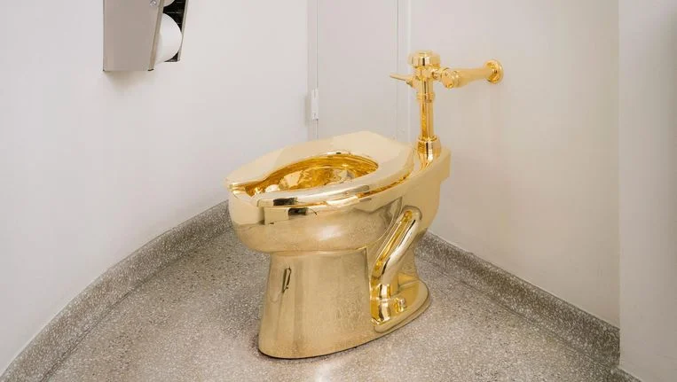 Maurizio Cattelan, America. Foto door Kristopher McKay Maurizio Cattelan, America. Foto door Kristopher McKay